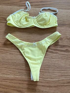 Frankie’s bikinis set